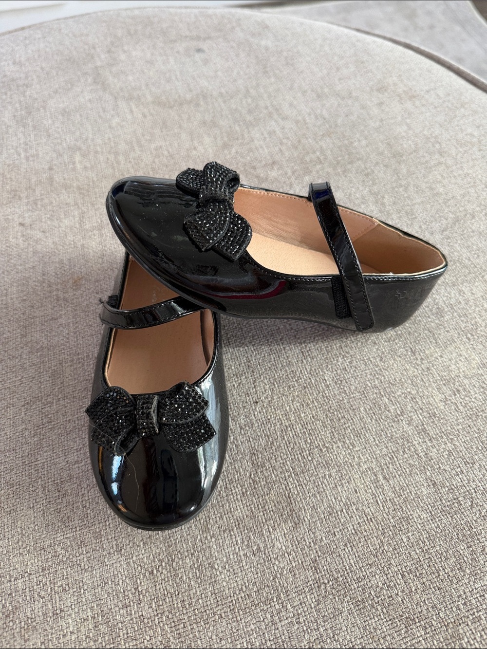 Girls' Black Patent Mary Jane Shoes with Decorative Bow